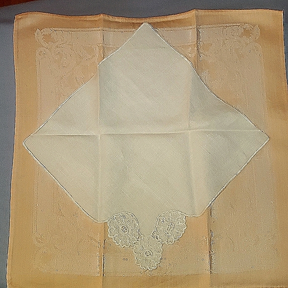 OLD table linens Bundle - Picture 5 of 7